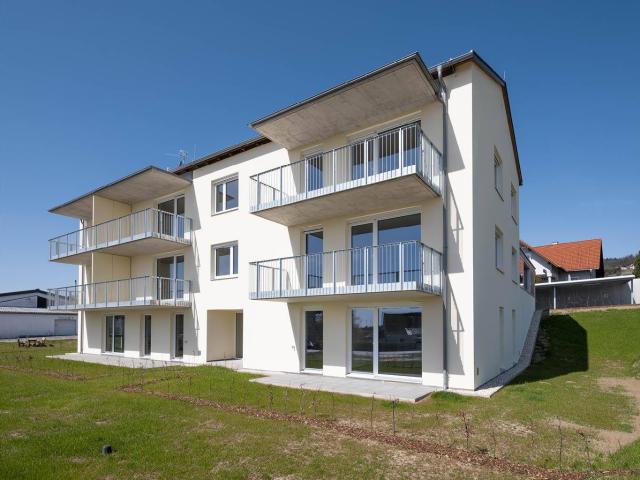 Wunderschöne 2 Zimmer Wohnung mit großem Balkon, Küche und Carportparkplatz geförderte Miete 2 Zimmer