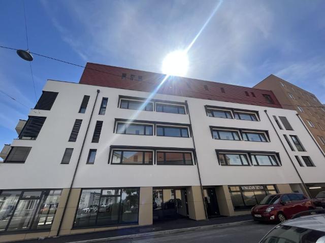 Wunderschöne 2 Zimmer Wohnung mit idealer Raumaufteilung in zentraler Innenstadtlage mit großem Balkon – Provisionsfrei !