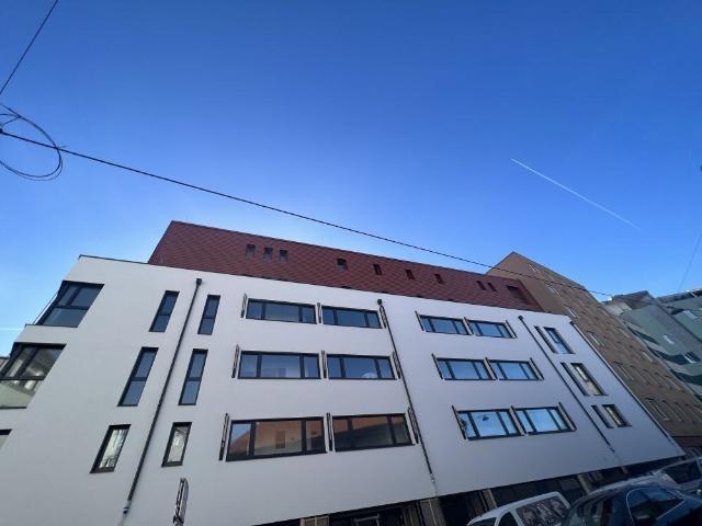 Wunderschöne 2 Zimmer Wohnung mit idealer Raumaufteilung in zentraler Innenstadtlage mit großem Balkon – Provisionsfrei !