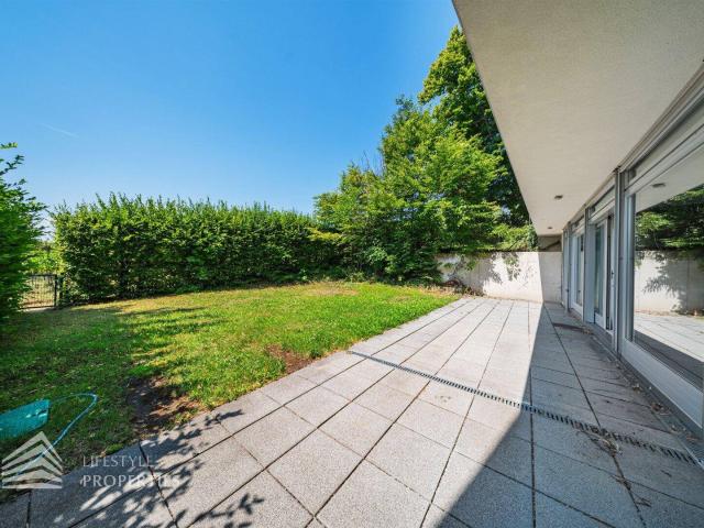 Wunderschöne 7 Zimmer Wohnung mit Garten und Terrassen