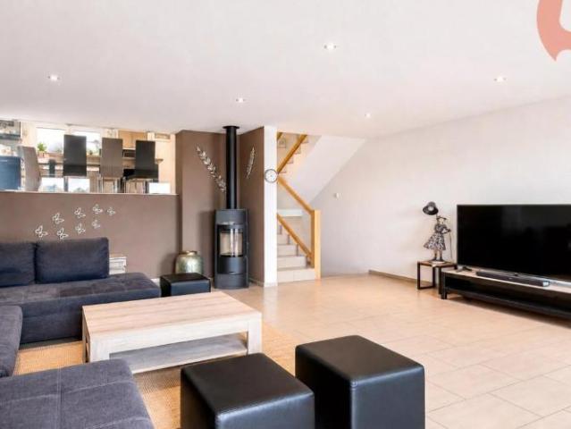 Wunderschöne 4.5 Zimmer Villa mit Panoramablick auf den Jura und die