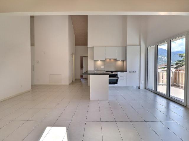 Wunderschöne 4.5 Zimmer Wohnung mit 96 m2 und grosser Terrasse