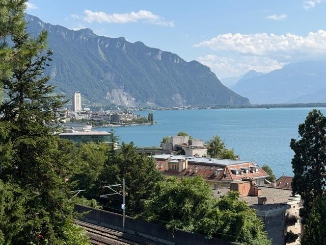 Wunderschöne 4,5 Zimmer Wohnung mit 140 m² und herrlichem Seeblick