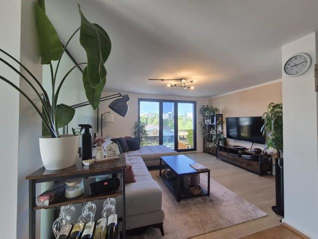 Wunderschöne 4,5 Zimmer Wohnung mit Balkon und 2 Stellplätzen in zentraler Böblinger Lage in Seenähe