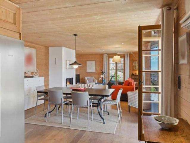 Wunderschöne 4,5 Zimmer Wohnung mit Kamin, eigenem Garten, schöner Aus