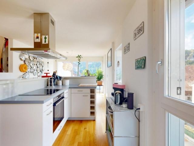 Wunderschöne 4.5 Zimmer Maisonette Wohnung mit Carport