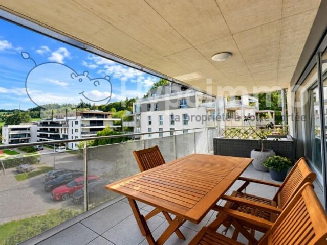Wunderschöne 4.5 Zimmerwohnung mit Terrasse