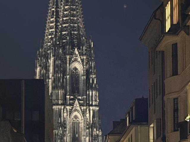 Wunderschöne 4 Zimmer Altbauwohnung im Kunibertsviertel