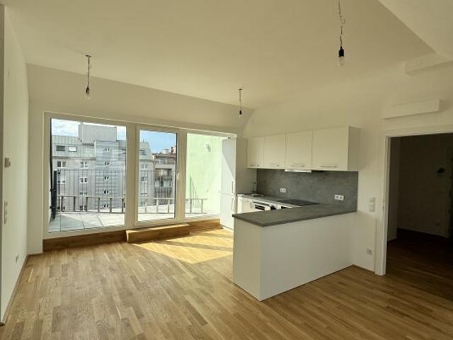 Wunderschöne 4 Zimmer Dachterrassenwohnung mit Garagenplatz in Top Lage