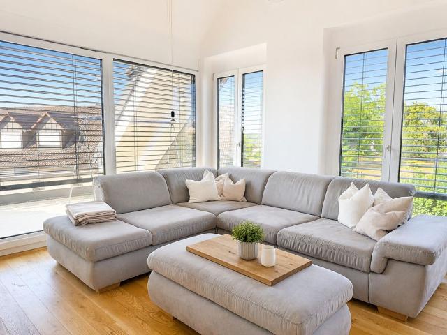 Wunderschöne 4 Zimmer DG Wohnung mit Dachterrasse in idyllischer Lage!