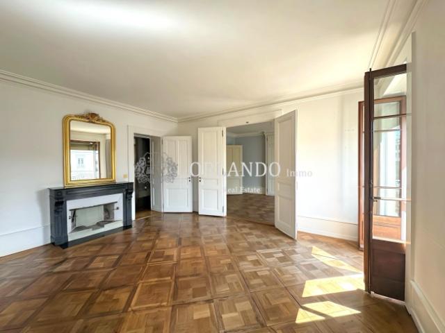 Wunderschöne 4 Zimmer Wohnung am Boulevard Helvétique im 4. Stock mit Aufzug