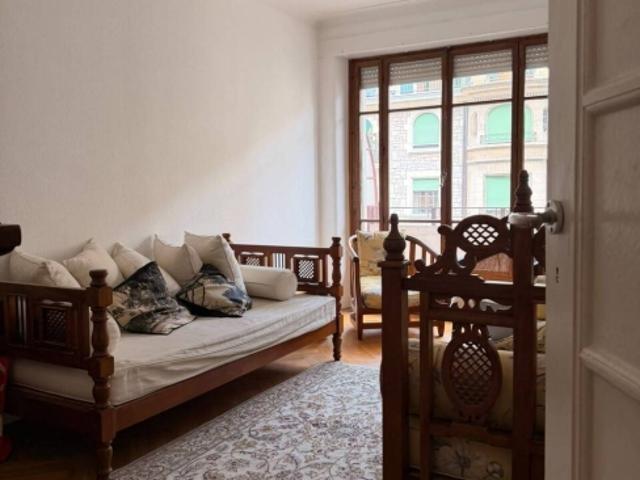 Wunderschöne 4 Zimmer Wohnung im alten Stil in der Innenstadt von Genf