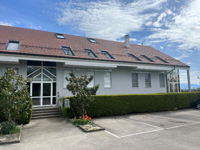 Wunderschöne 4 Zimmer Wohnung im ersten Stock mit Balkon und ungehinderter Sicht