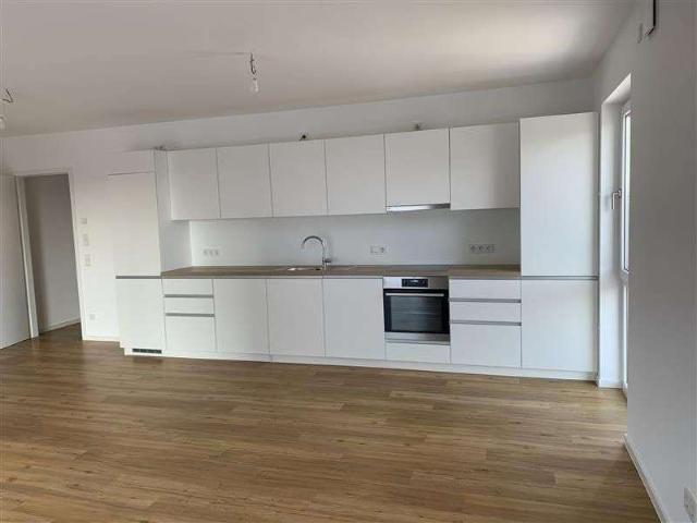 Wunderschöne 4 Zimmer Wohnung inkl. Einbauküche, Balkon und 2 Badezimmern