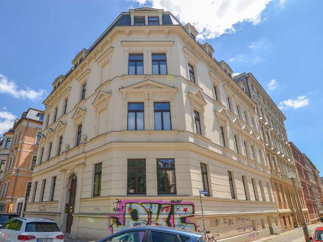 Wunderschöne 4 Zimmer Wohnung mit Balkon im Paulusviertel