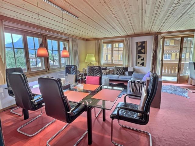 Wunderschöne 4 Zimmer Wohnung mit großem Balkon