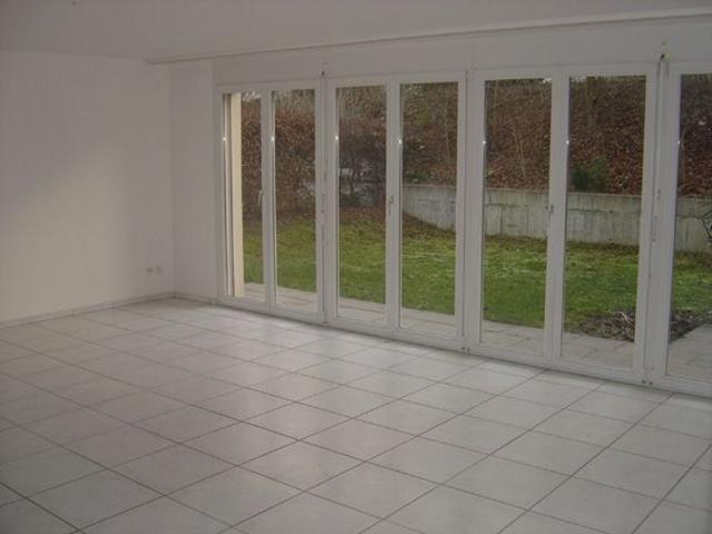 Wunderschöne 5.5 Maisonette Gartenwohnung in Riehen