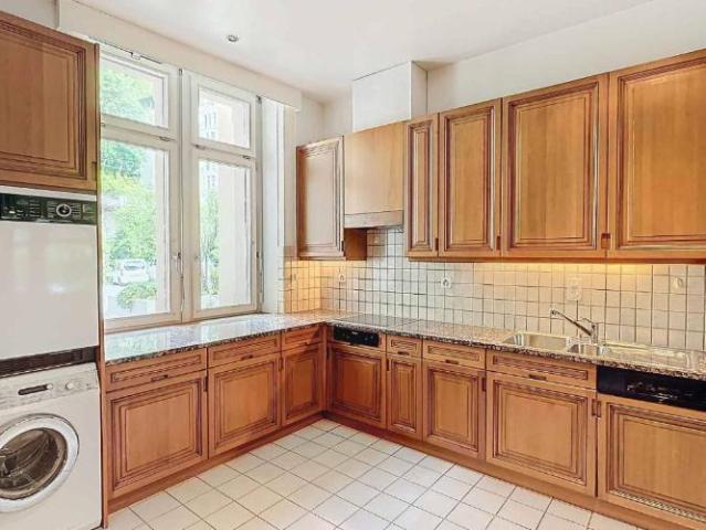 Wunderschöne 5.5 Zimmer Wohnung direkt am See! Renommierte Residenz!