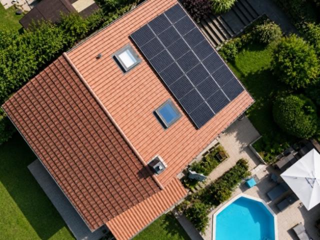 Wunderschöne 5,5 Zimmer Einfamilienvilla in Yvonand mit Swimmingpool und großem Garten