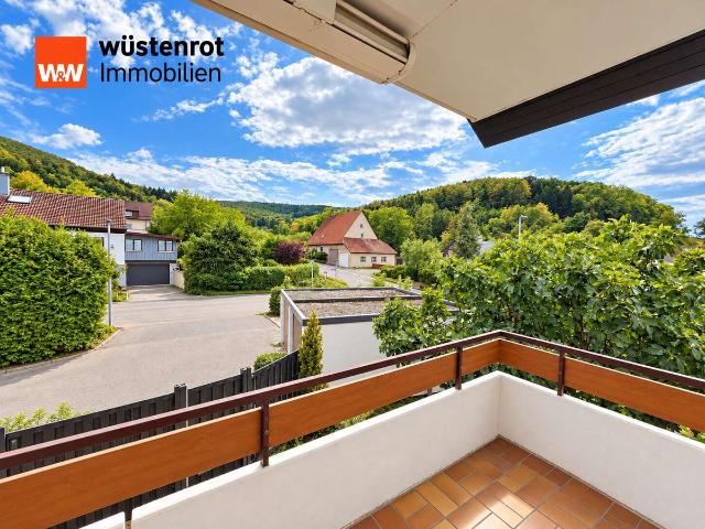 Wunderschöne 5 Zimmer Eigentumswohnung mit Balkon in Gammelshausen