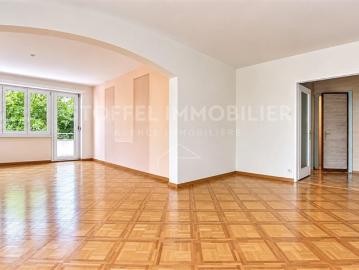 Wunderschöne 5 Zimmer Wohnung mit Balkon – Alleinmakler