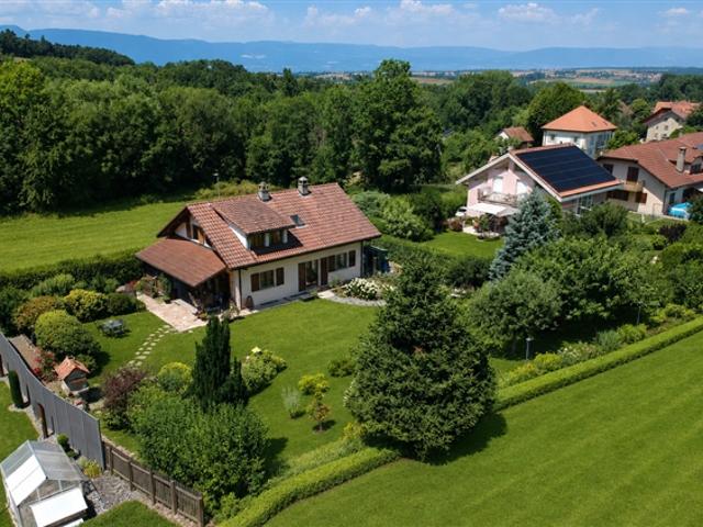 Wunderschöne 6.5 Zimmer Villa mit grossem Grundstück am Waldrand