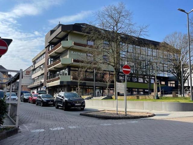 wunderschöne ca. 200 m² Wohnung mit Balkon – TOP Eigennutzen