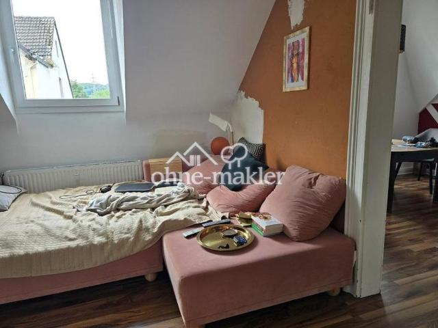 wunderschöne Altbau DG Wohnung voll möbliert!