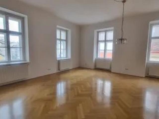 wunderschöne Altbauwohnung beste Lage 4.Liftstock