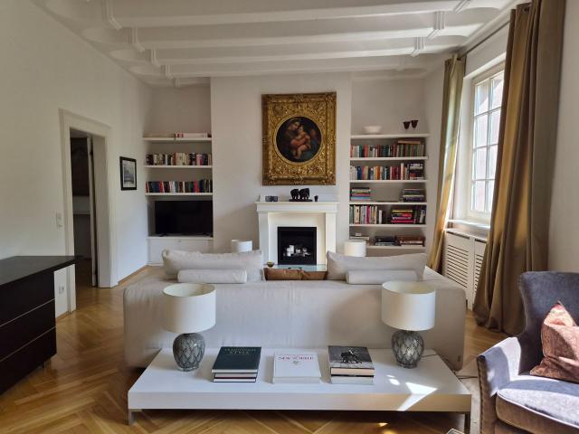 Wunderschöne Altbauwohnung Düsseldorf Carlstadt Beautiful Apartment in a Historic Building Düsseldorf Carlstadt, Dusseldorf Amsterdam Apartments for Rent