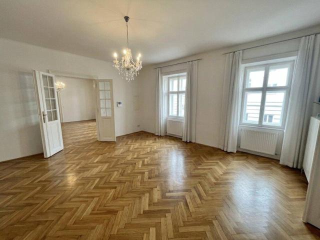 Wunderschöne Altbauwohnung nahe der Karslkirche