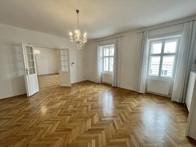 Wunderschöne Altbauwohnung nahe der Karslkirche