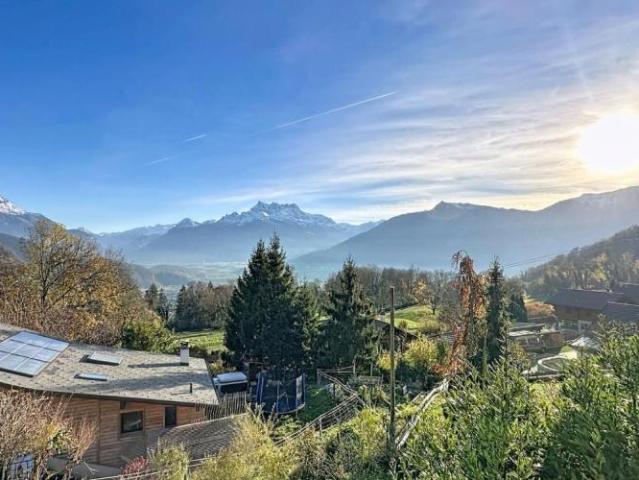 Wunderschöne Architektenvilla mit spektakulärem Panoramablick auf die Ebene und die Dents du Midi