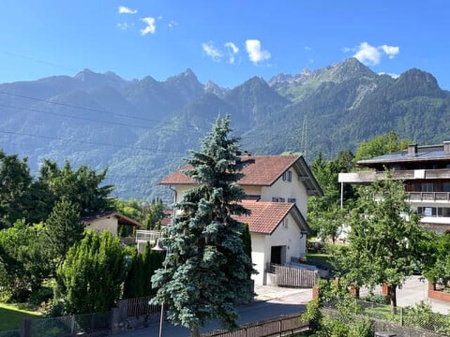 Wunderschöne Aussicht, sonniger Garten und die Berge direkt vor der Haustür
