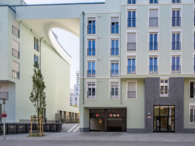 Wunderschöne große 3 Zimmer Wohnung mit Dachterrasse in München