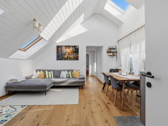 wunderschöne Dachgeschosswohnung – großzügige 4 Zimmer Wohnung mit Wintergarten in Lauterach
