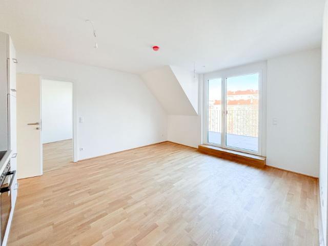 WUNDERSCHÖNE DACHGESCHOSSWOHNUNG *INKL. EINBAUKÜCHE* SOFORT BEZIEHBAR