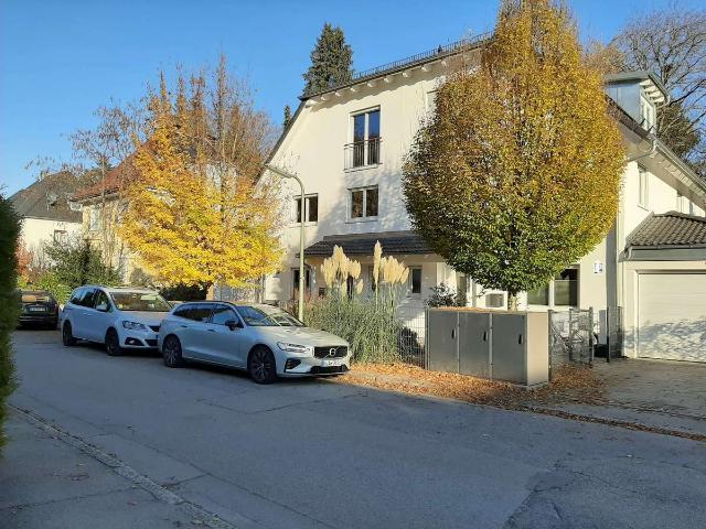 Wunderschöne elegante Doppelhaushälfte, Wintergarten EBK und Garage