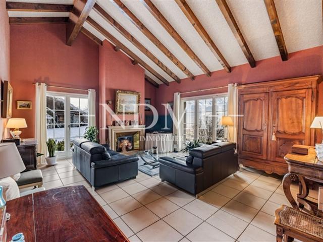 Wunderschöne Familienvilla mit Panoramablick