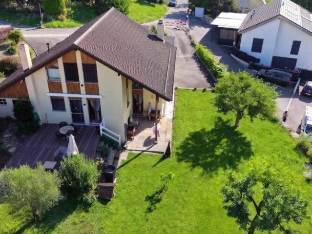 Wunderschöne freistehende Villa mit 5.5 Zimmern