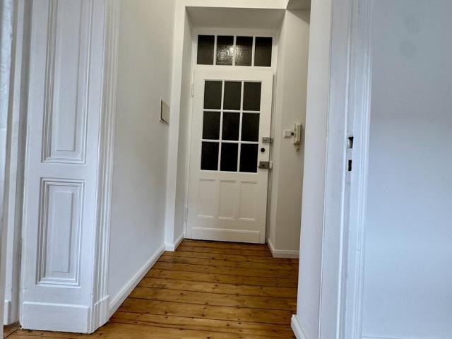 Wunderschöne, kernsanierte, WG geeignete 4 Zi. Altbau Whg. m. Einbauküche zentral in Friedrichstadt!