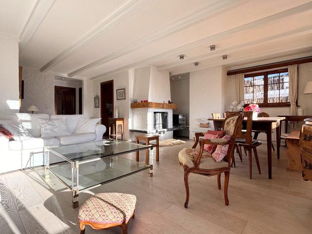 Helles, schönes 4.5 Zimmer Apartment im Zentrum von Château d’Oex