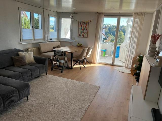 Wunderschöne, helle 4 Zimmer Wohnung in Aussichtslage