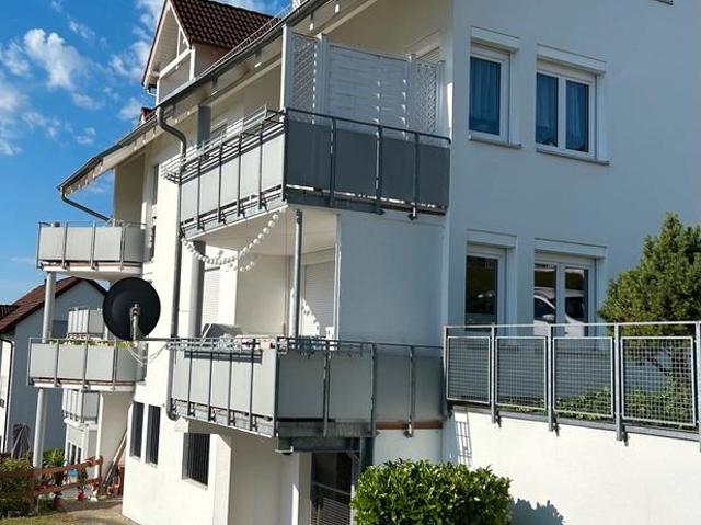 Wunderschöne helle 4 Zimmer Wohnung in Aussichtslage
