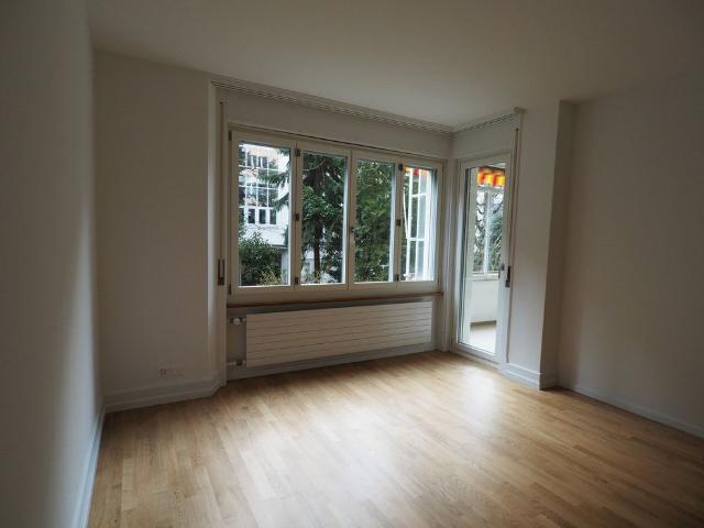 Wunderschöne, helle Altbauwohnung