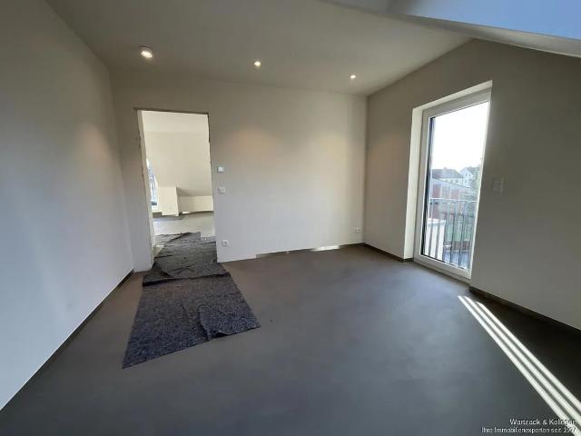 Wunderschöne, helle Dachterrassenwohnung in Schwabach Penzendorf