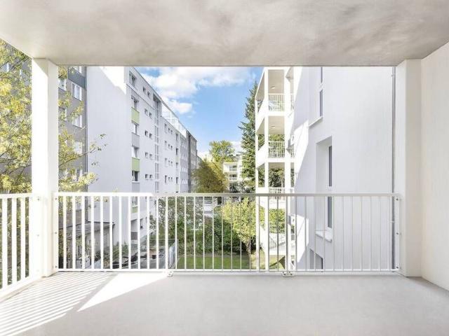 Wunderschöne helle Neubauwohnung mit EBK
