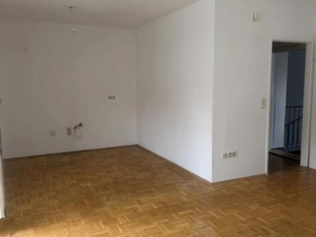 Wunderschöne, leistbare 3 Zimmer Wohnung mit riesiger Terrasse im Herzen von Graz!