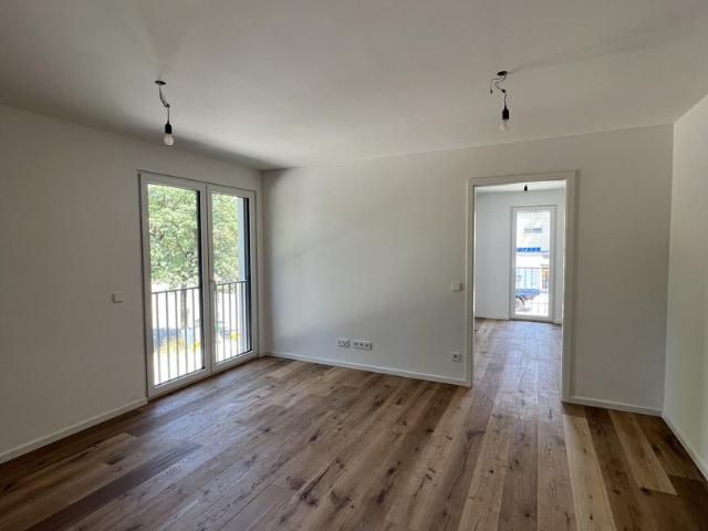 Wunderschöne, lichtdurchflutete 2 Zimmer Wohnung