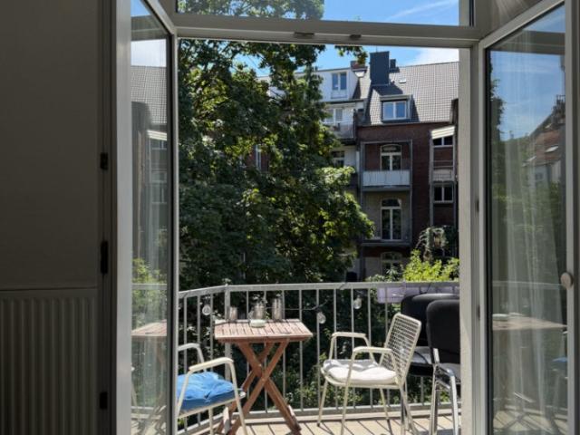 Wunderschöne möblierte Altbauwohnung in Top Lage – zur Zwischenmiete